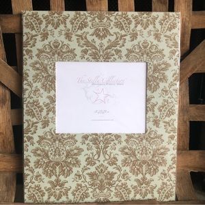 New 16 x 20 Designer Fabric mat with a opening for 8 x 10 mage comes shr…